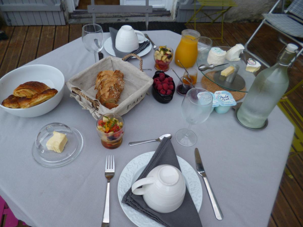Le Moulin De Cors Bed & Breakfast Oulches Luaran gambar
