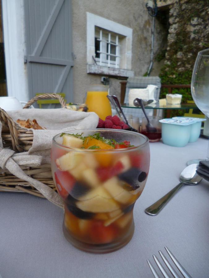 Le Moulin De Cors Bed & Breakfast Oulches Luaran gambar
