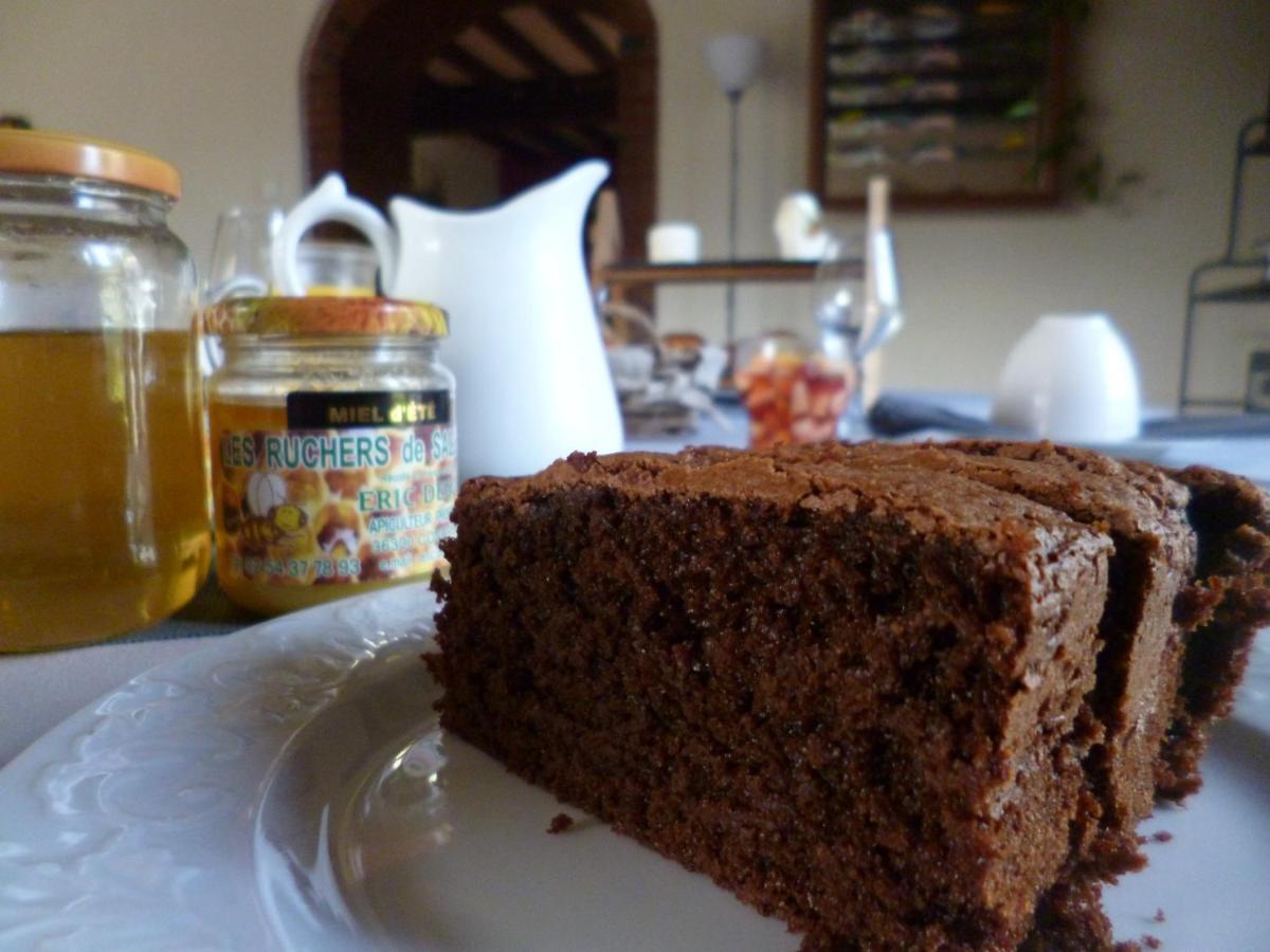 Le Moulin De Cors Bed & Breakfast Oulches Luaran gambar