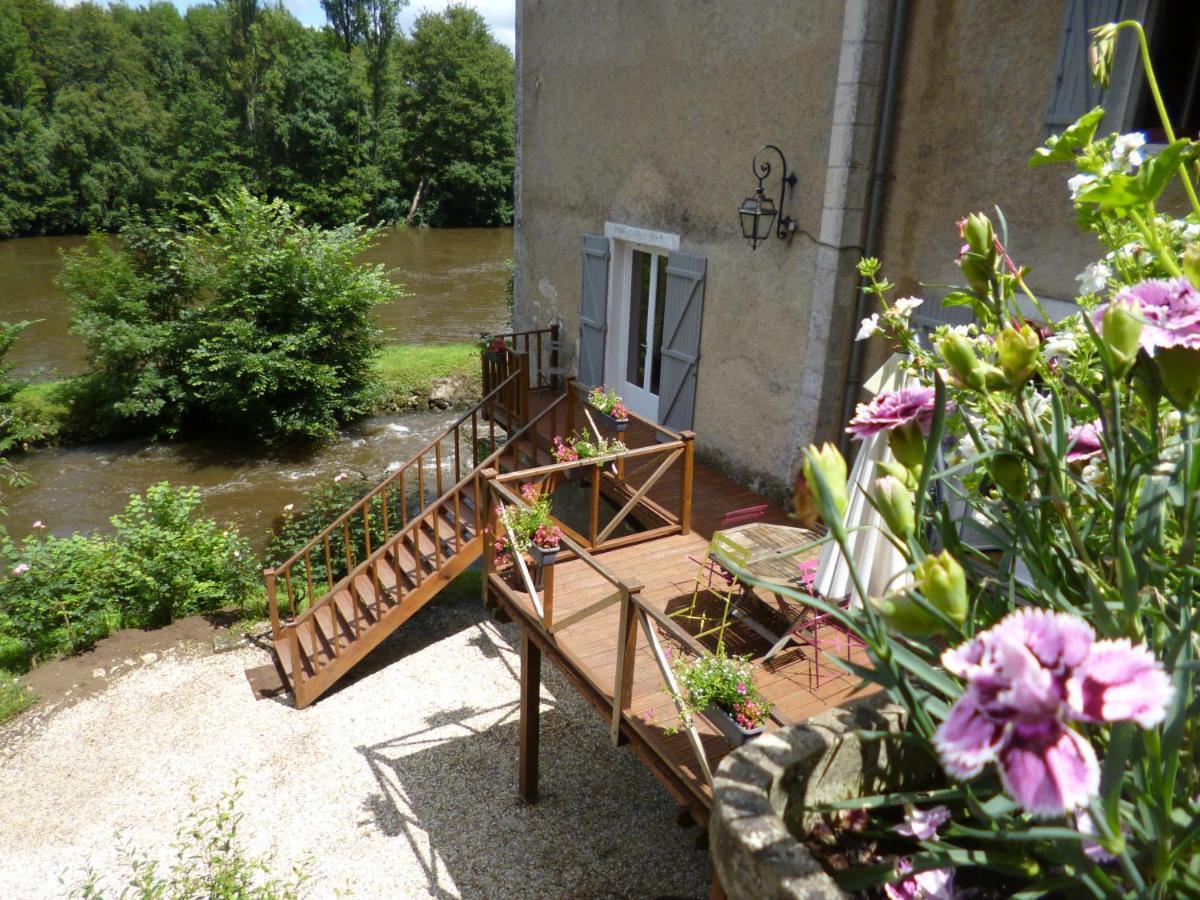 Le Moulin De Cors Bed & Breakfast Oulches Luaran gambar