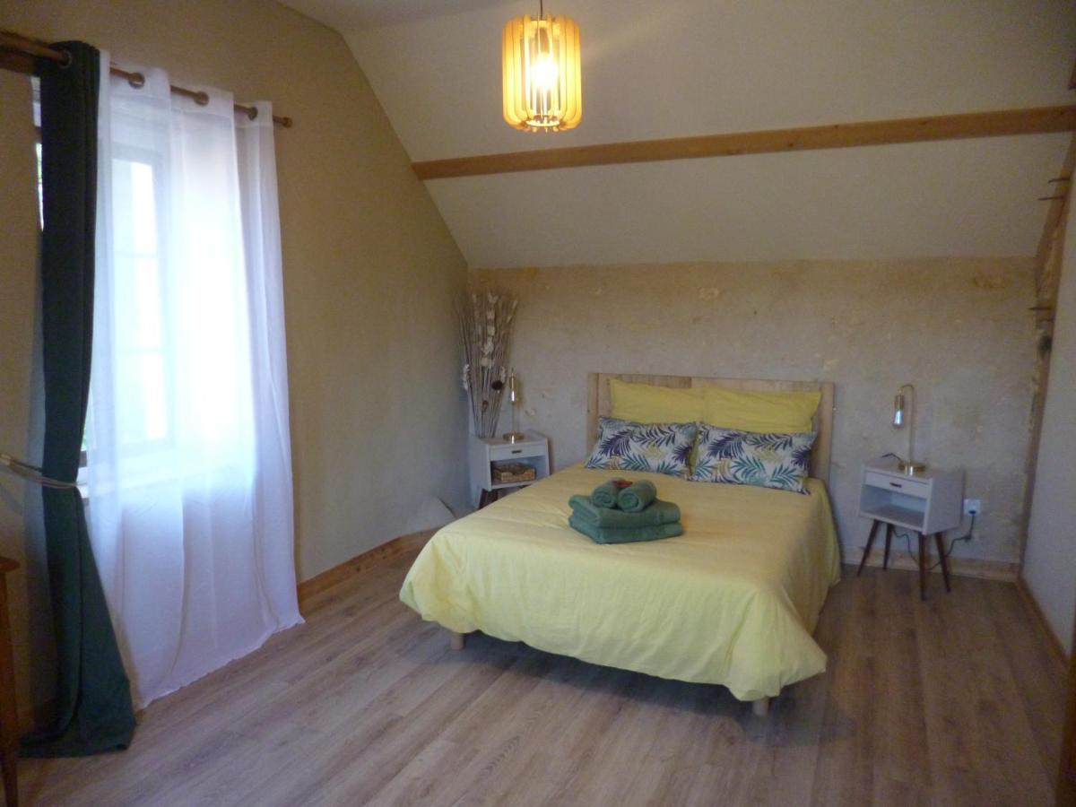 Le Moulin De Cors Bed & Breakfast Oulches Luaran gambar